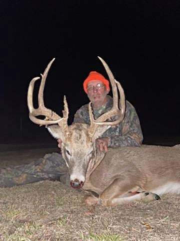 Whitetail Hunting in Nebraska Info